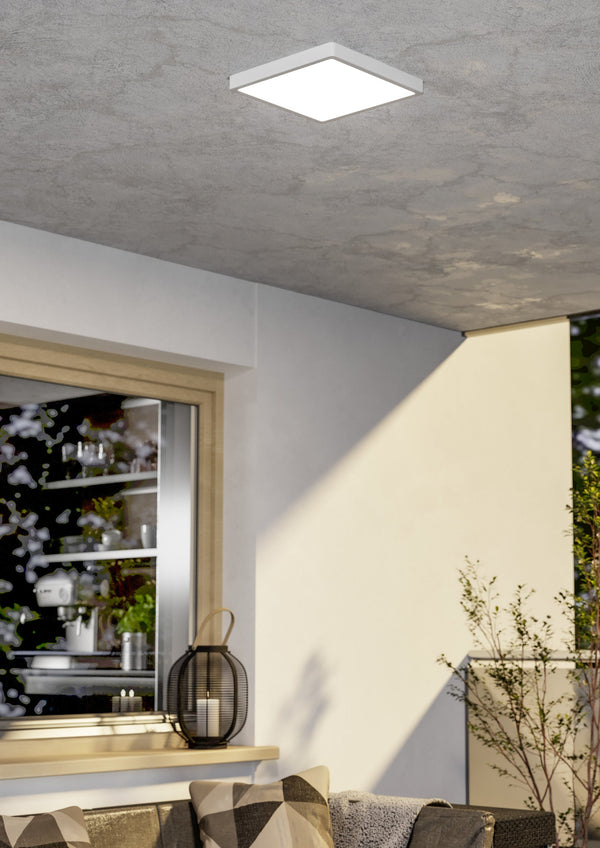 Argolis 2 Loftlampe - lyser om aftenen - HAGRO