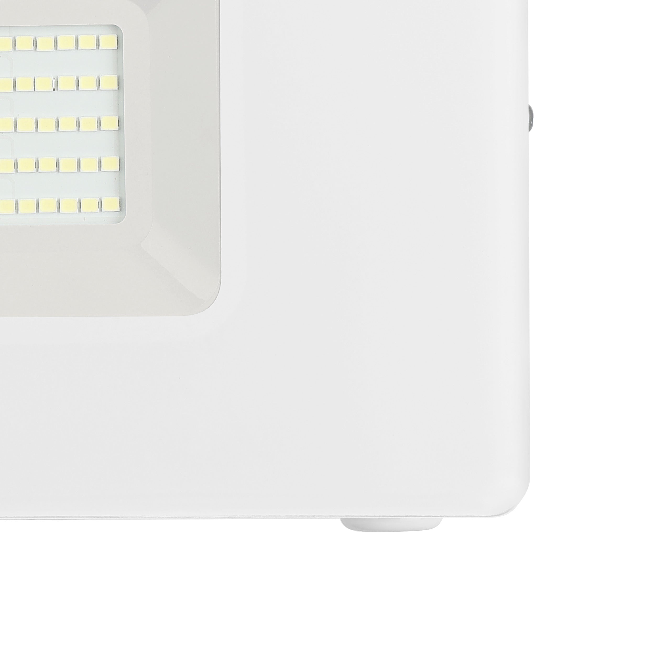 Faedo 3 Projektør 5800lm - detaljer - HAGRO