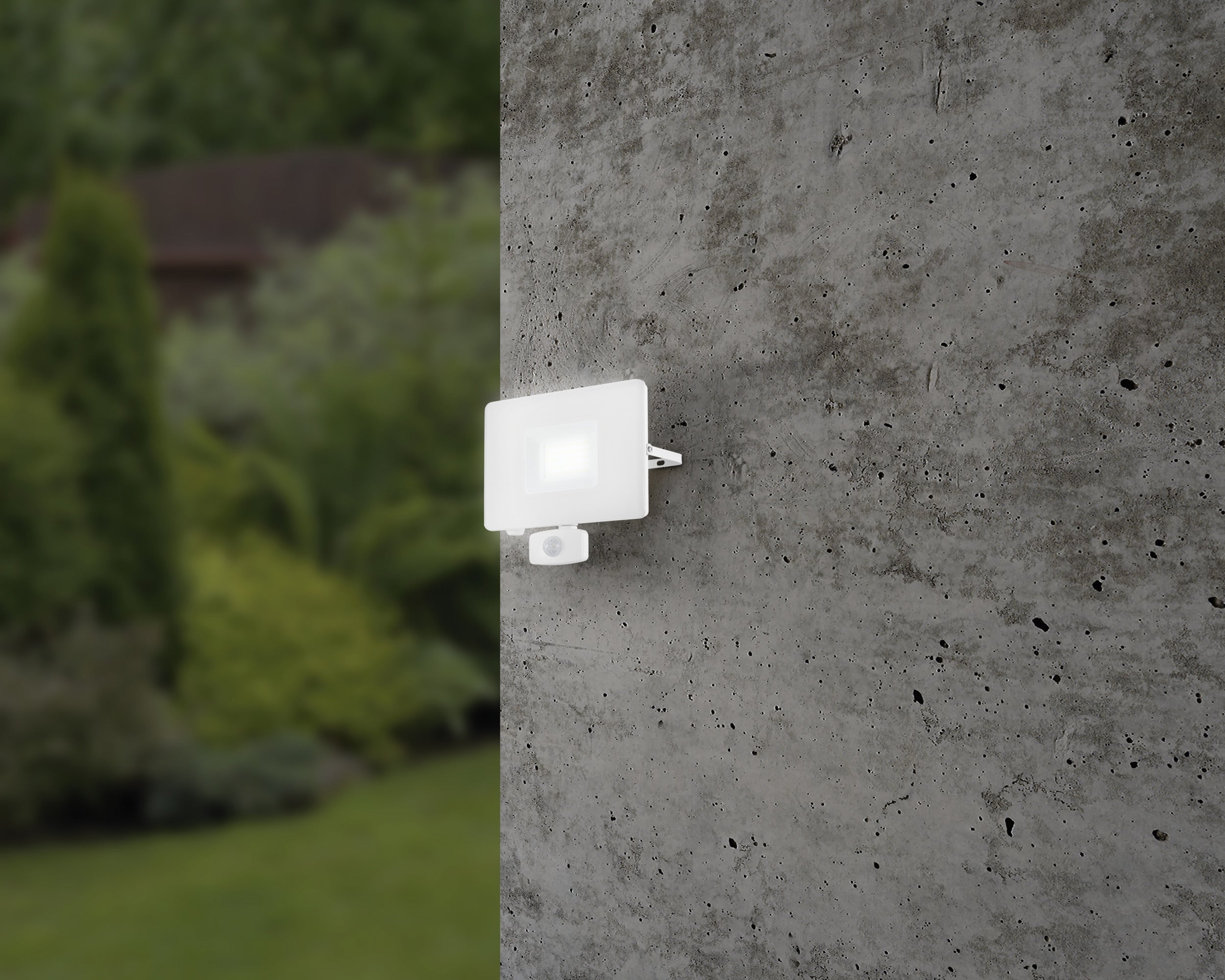 Faedo 3 Projektør Sensor 5800lm - lyser om aftenen - HAGRO
