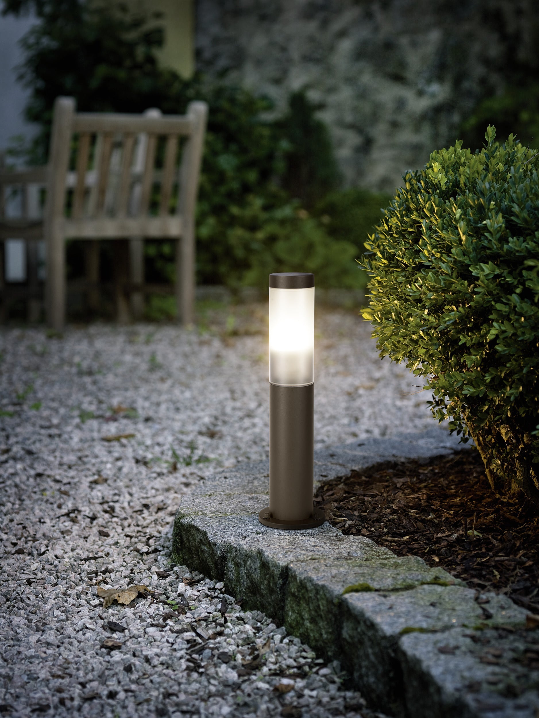 Helsinki Bedlampe Sensor H450 - lyser om aftenen - HAGRO