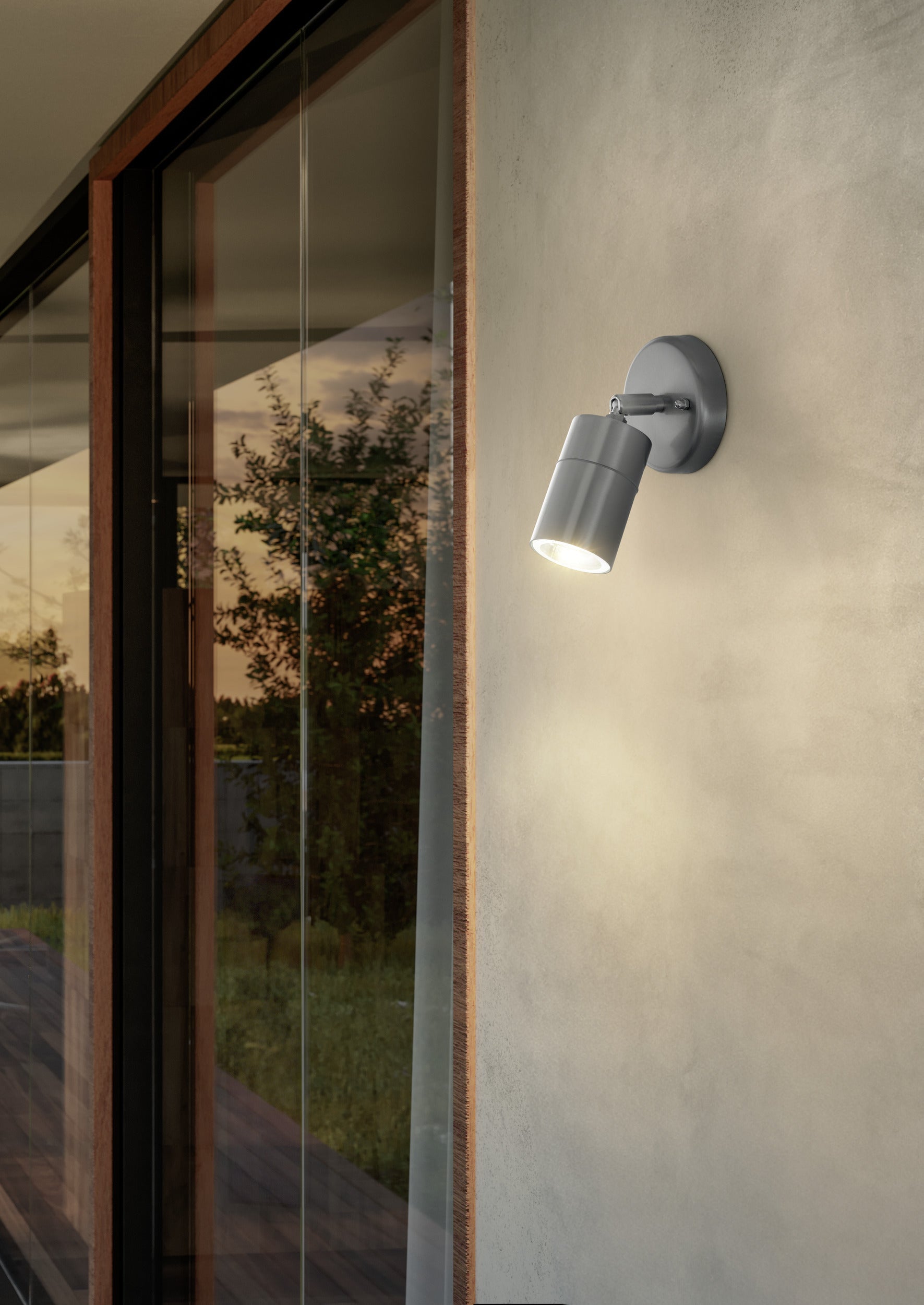 Stockholm 1 Udendørslampe - lyser om aftenen - HAGRO