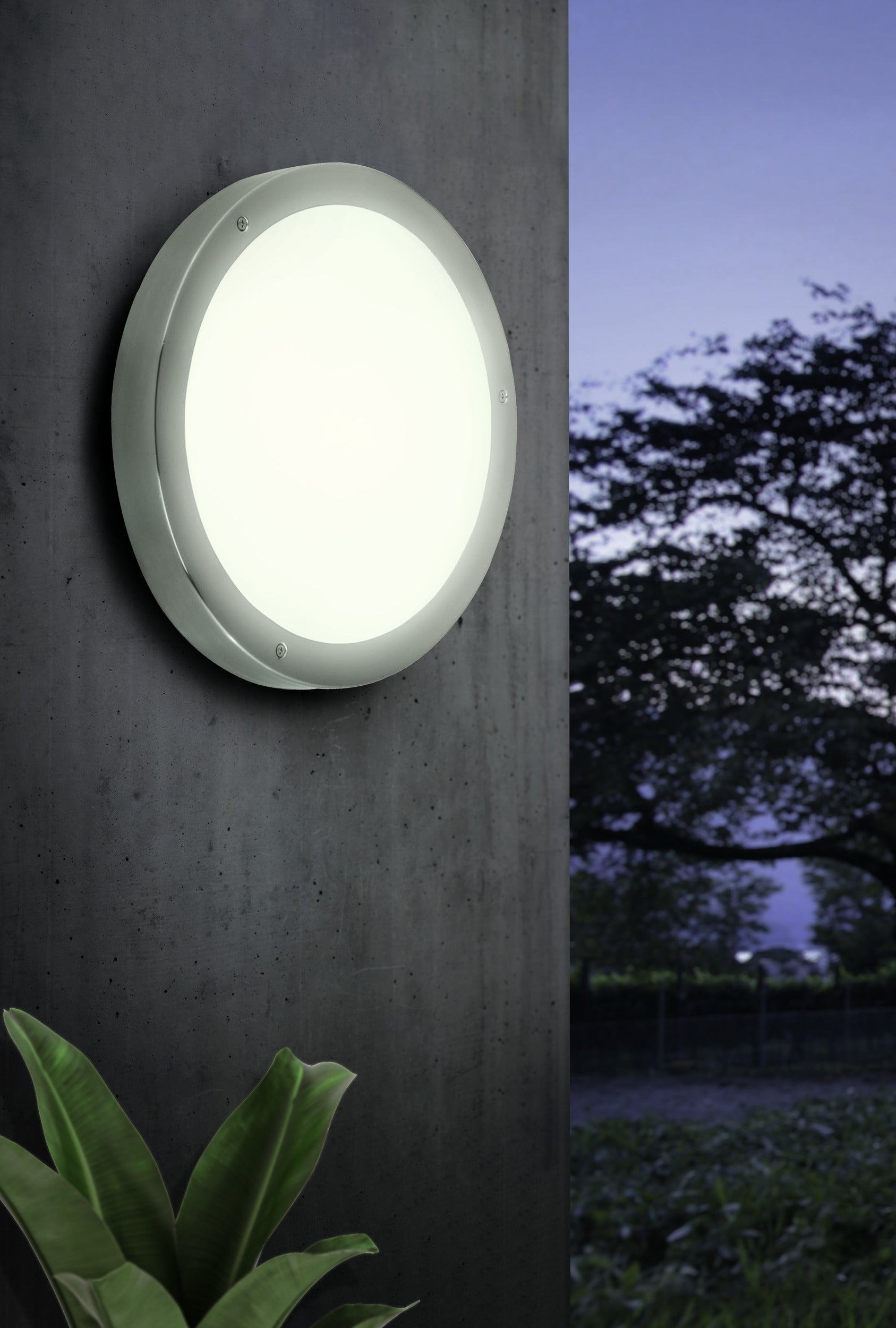 Vento 1 Loftlampe Ø285 - lyser om aftenen - HAGRO